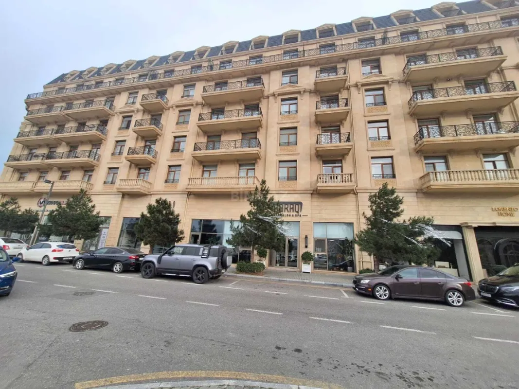 Satılır 3 otaqlı mənzil 123 m²