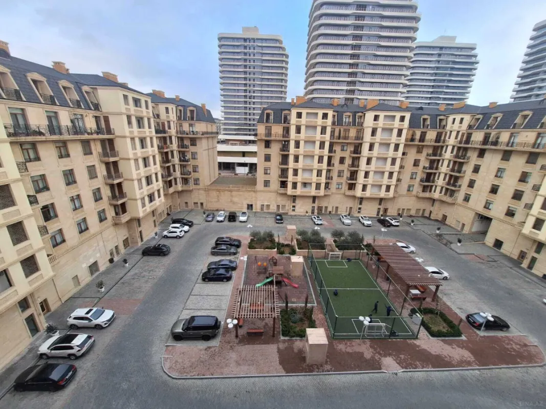 Satılır 3 otaqlı mənzil 123 m²