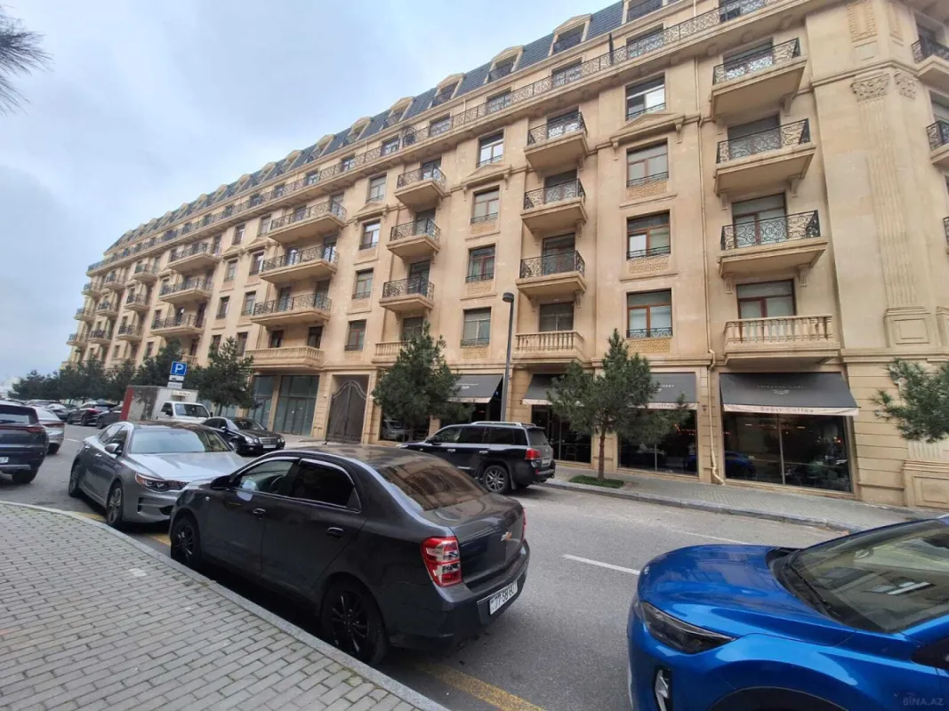Satılır 3 otaqlı mənzil 123 m²