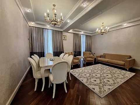 Satılır 3 otaqlı mənzil 123 m²