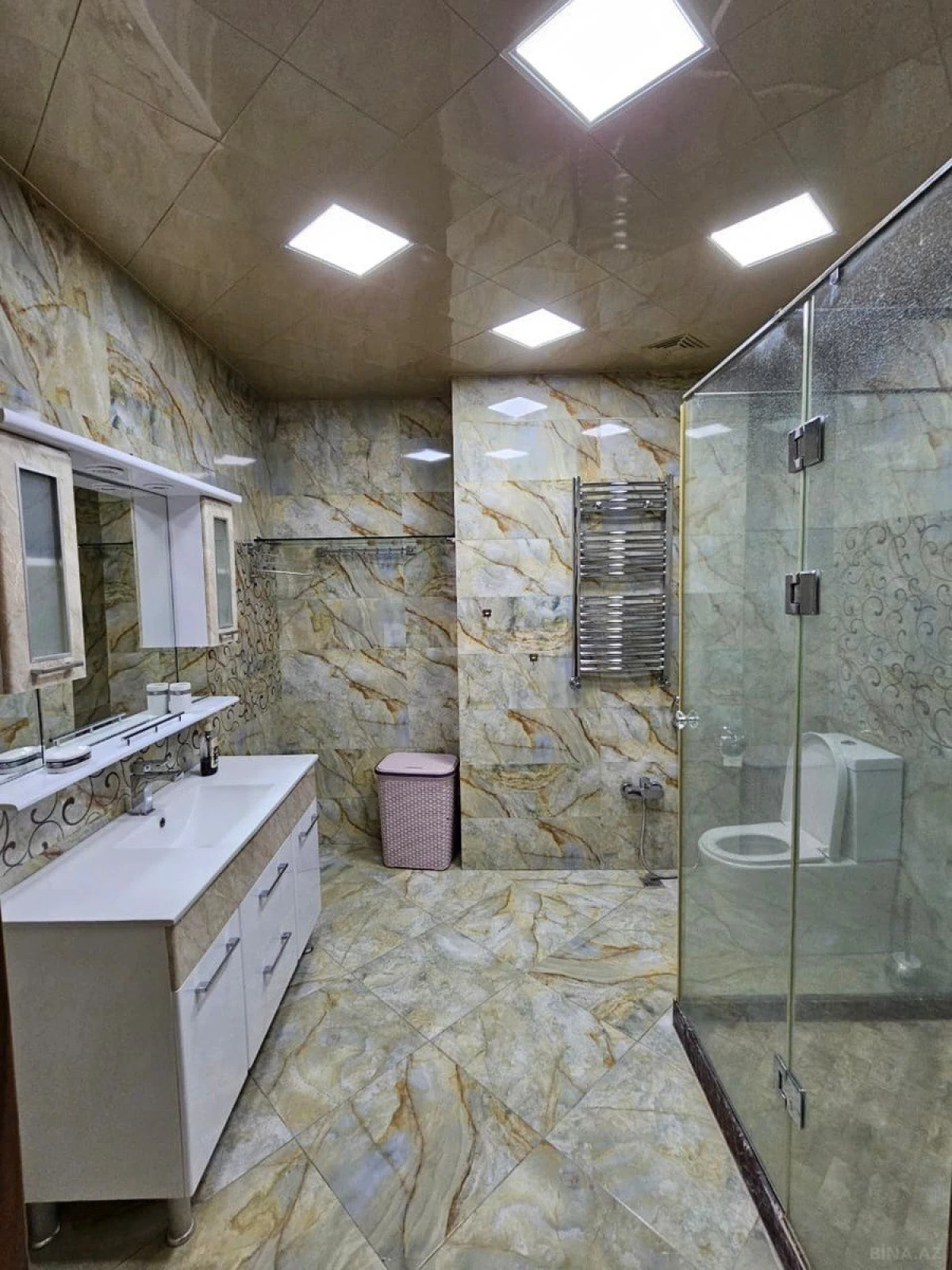 Satılır 4 otaqlı mənzil 202 m²