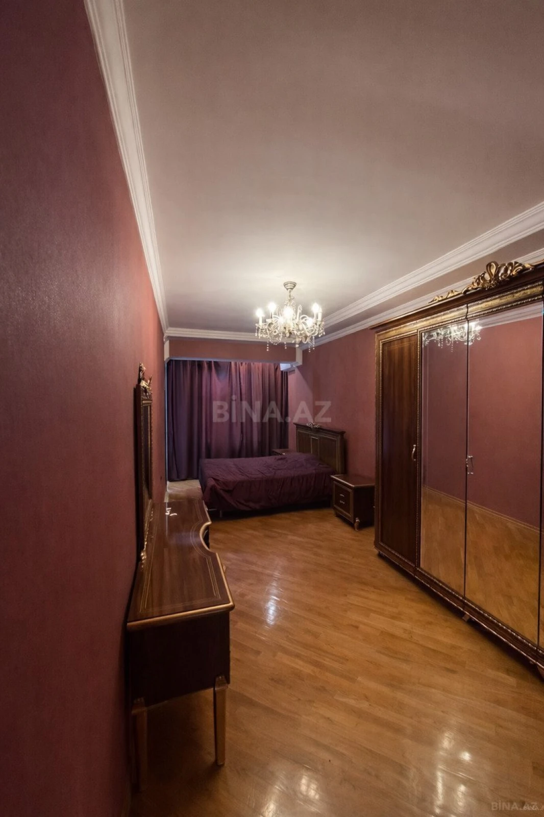 Satılır 3 otaqlı mənzil 165 m²