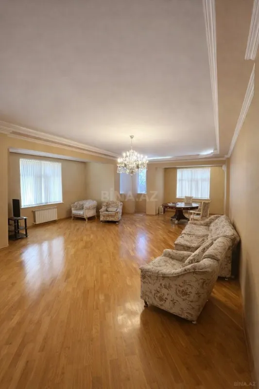 Satılır 3 otaqlı mənzil 165 m²