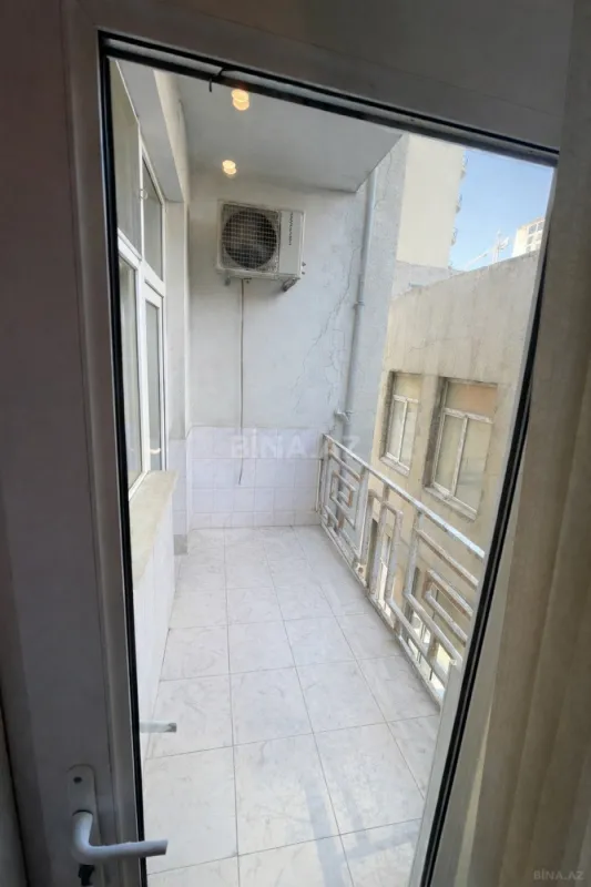 Satılır 3 otaqlı mənzil 165 m²