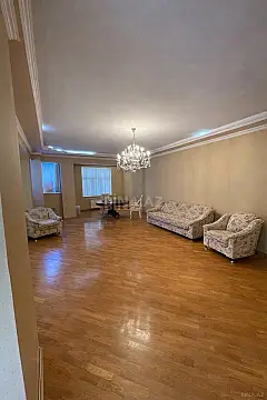 Satılır 3 otaqlı mənzil 165 m²