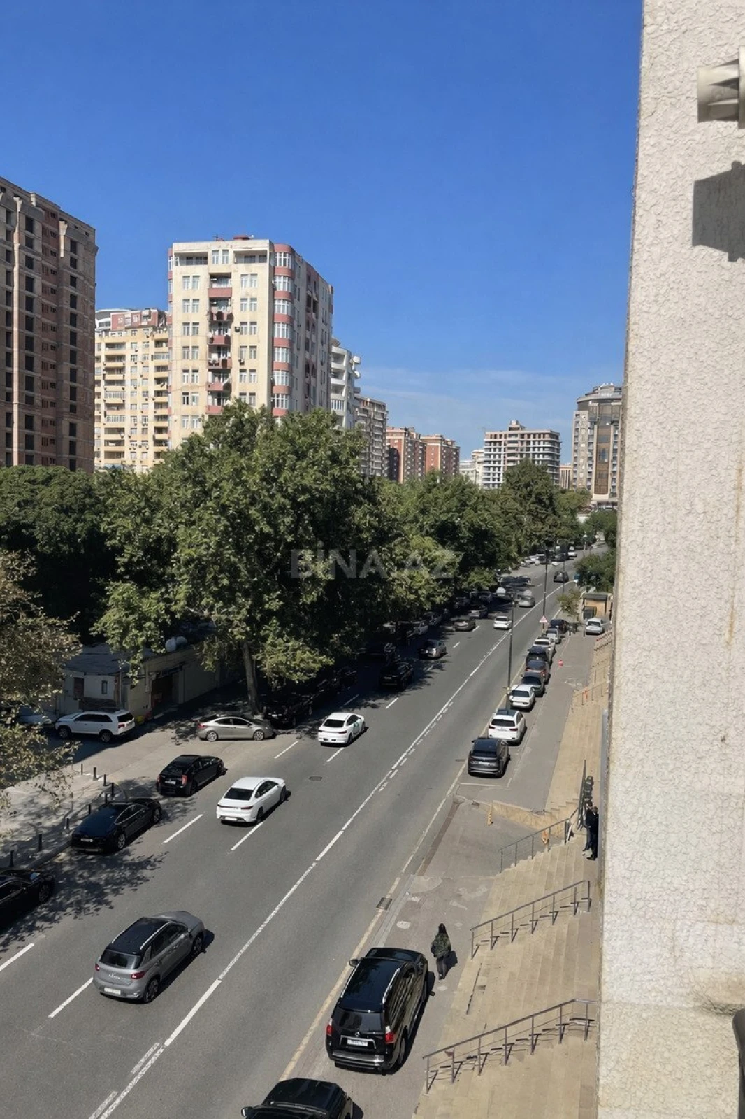 Satılır 3 otaqlı mənzil 165 m²