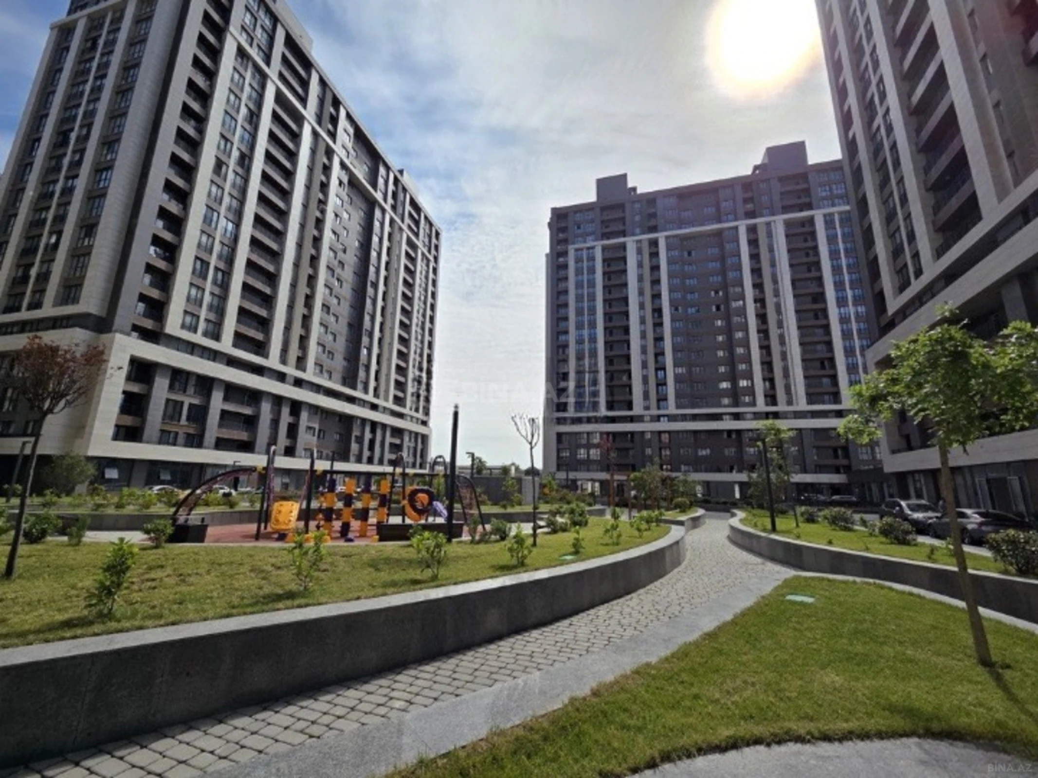 Satılır 3 otaqlı mənzil 91 m²