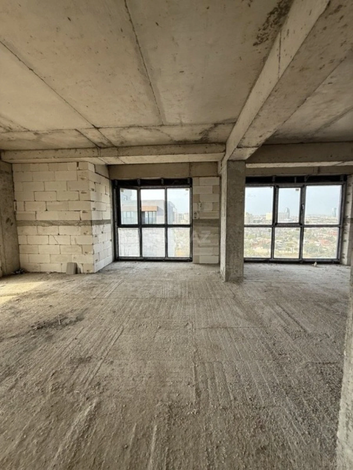 Satılır 3 otaqlı mənzil 91 m²
