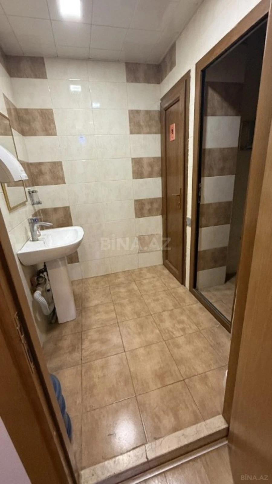 Kirayə verilir 9 otaqlı ofis 200 m²