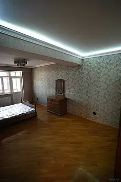 Kirayə verilir 4 otaqlı mənzil 178 m²