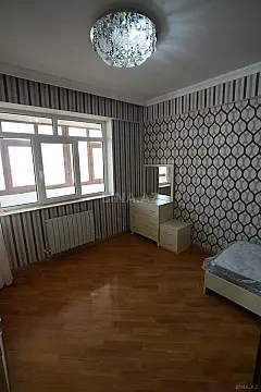 Kirayə verilir 4 otaqlı mənzil 178 m²