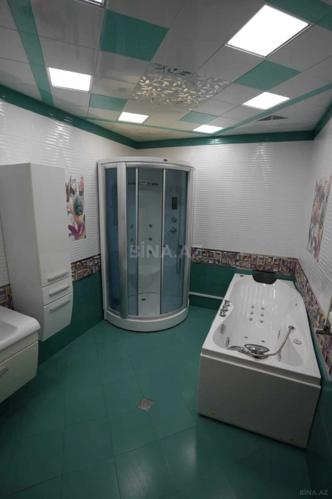 Kirayə verilir 4 otaqlı mənzil 178 m²