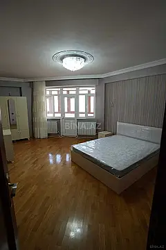 Kirayə verilir 4 otaqlı mənzil 178 m²