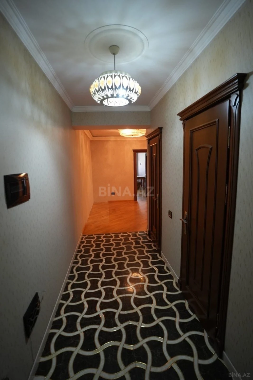 Kirayə verilir 4 otaqlı mənzil 178 m²