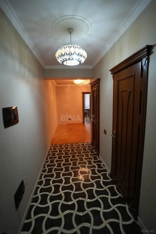 Kirayə verilir 4 otaqlı mənzil 178 m²