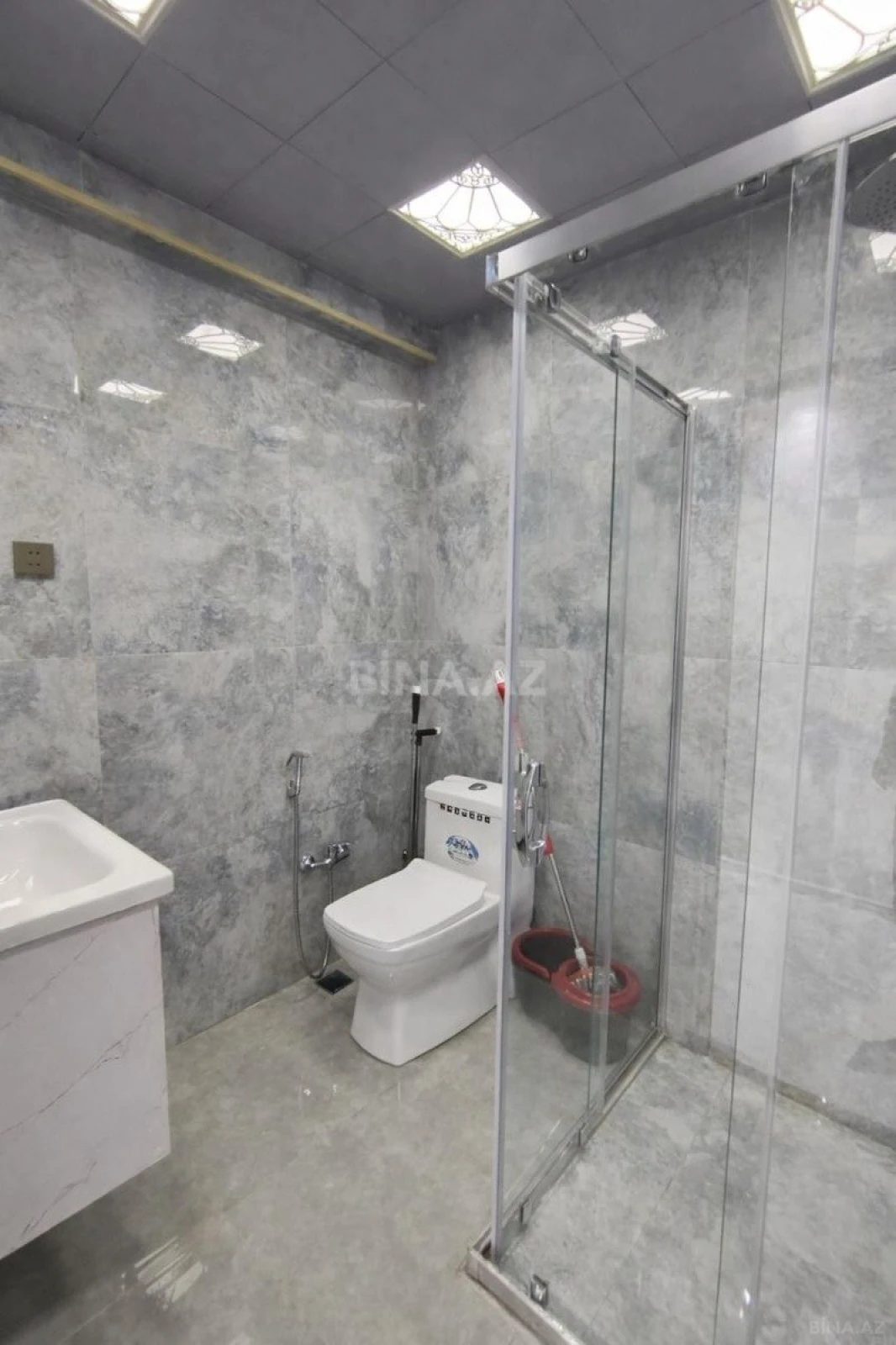 Satılır 2 otaqlı mənzil 74 m²