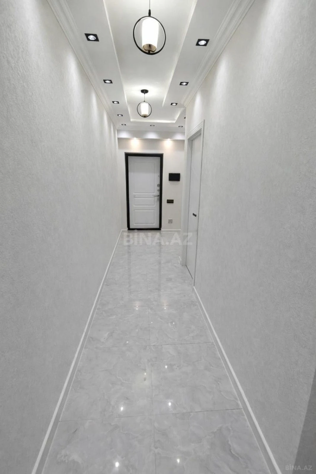 Satılır 2 otaqlı mənzil 74 m²