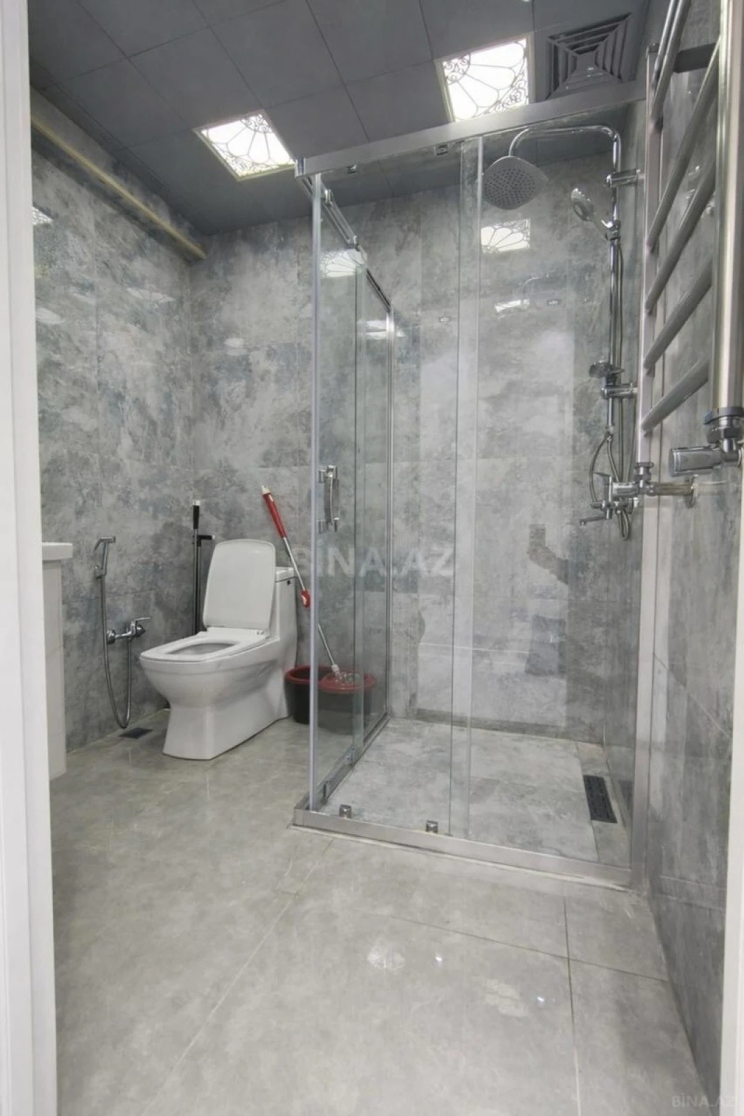 Satılır 2 otaqlı mənzil 74 m²
