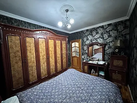 Satılır 4 otaqlı mənzil 100 m²