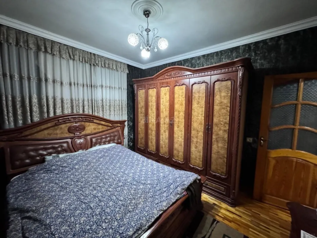 Satılır 4 otaqlı mənzil 100 m²