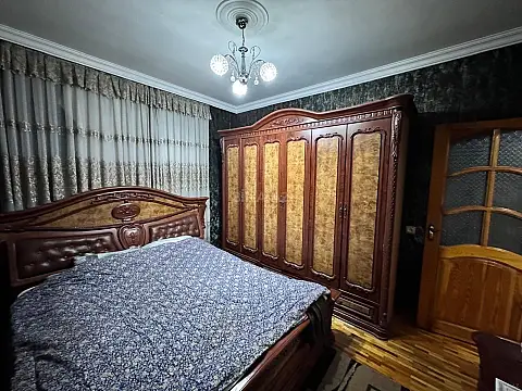 Satılır 4 otaqlı mənzil 100 m²