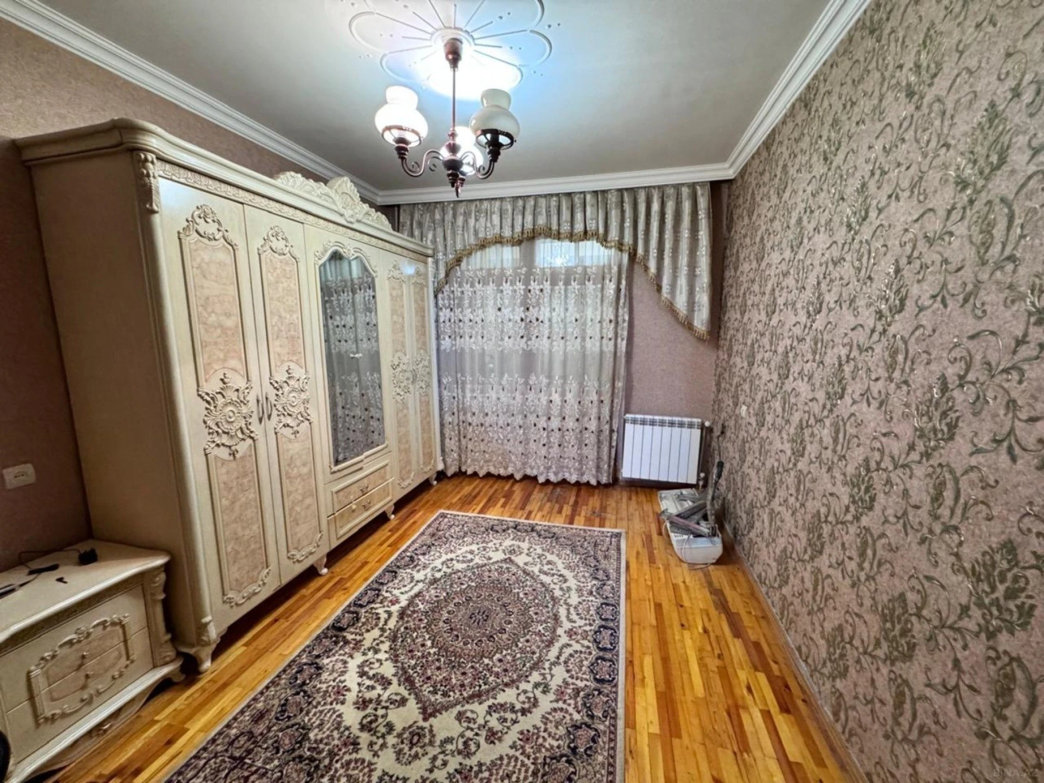 Satılır 4 otaqlı mənzil 100 m²