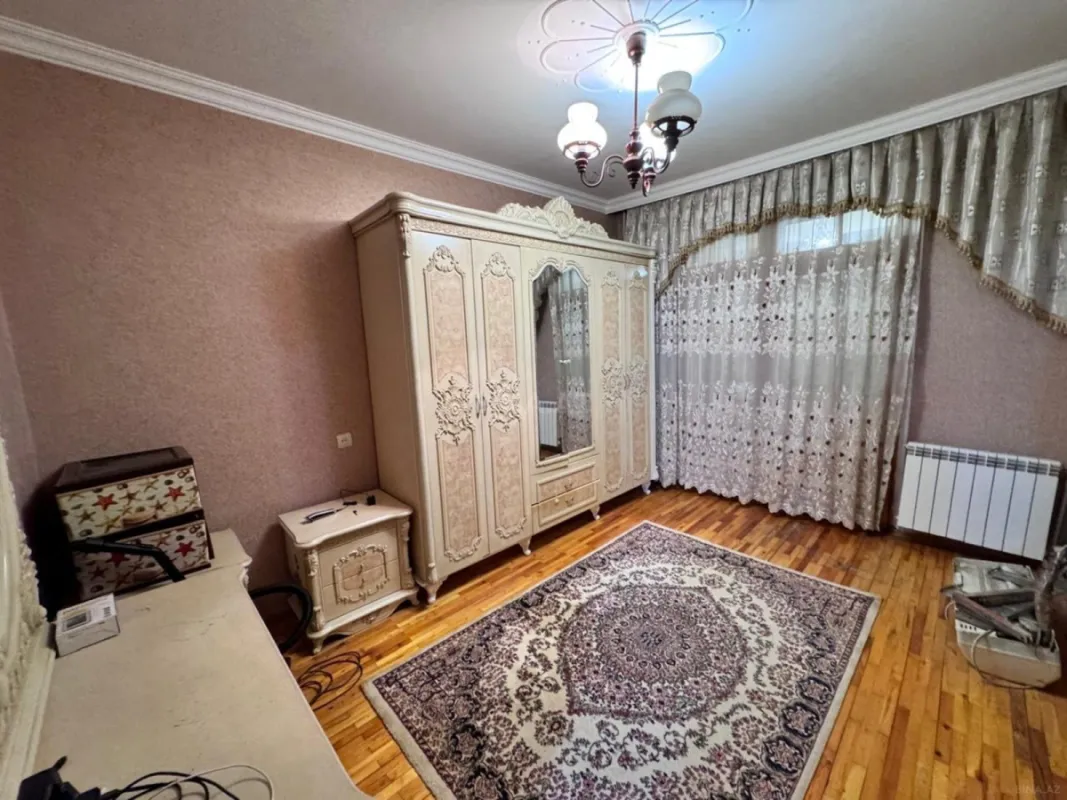 Satılır 4 otaqlı mənzil 100 m²