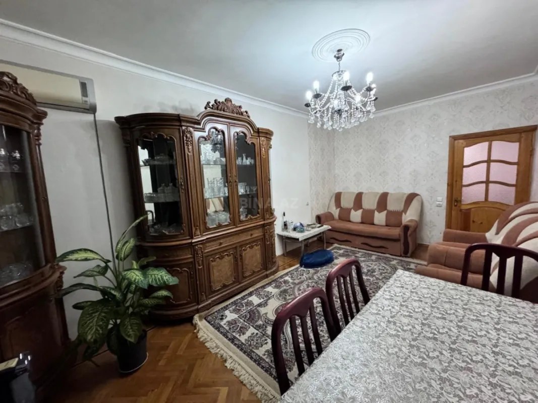 Satılır 4 otaqlı mənzil 100 m²