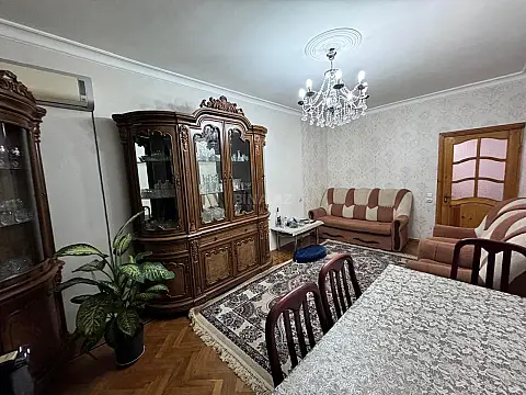 Satılır 4 otaqlı mənzil 100 m²