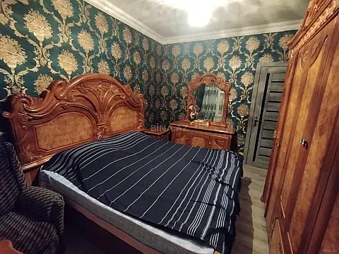 Satılır 4 otaqlı mənzil 100 m²