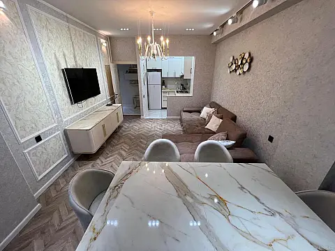 Satılır 2 otaqlı mənzil 56 m²