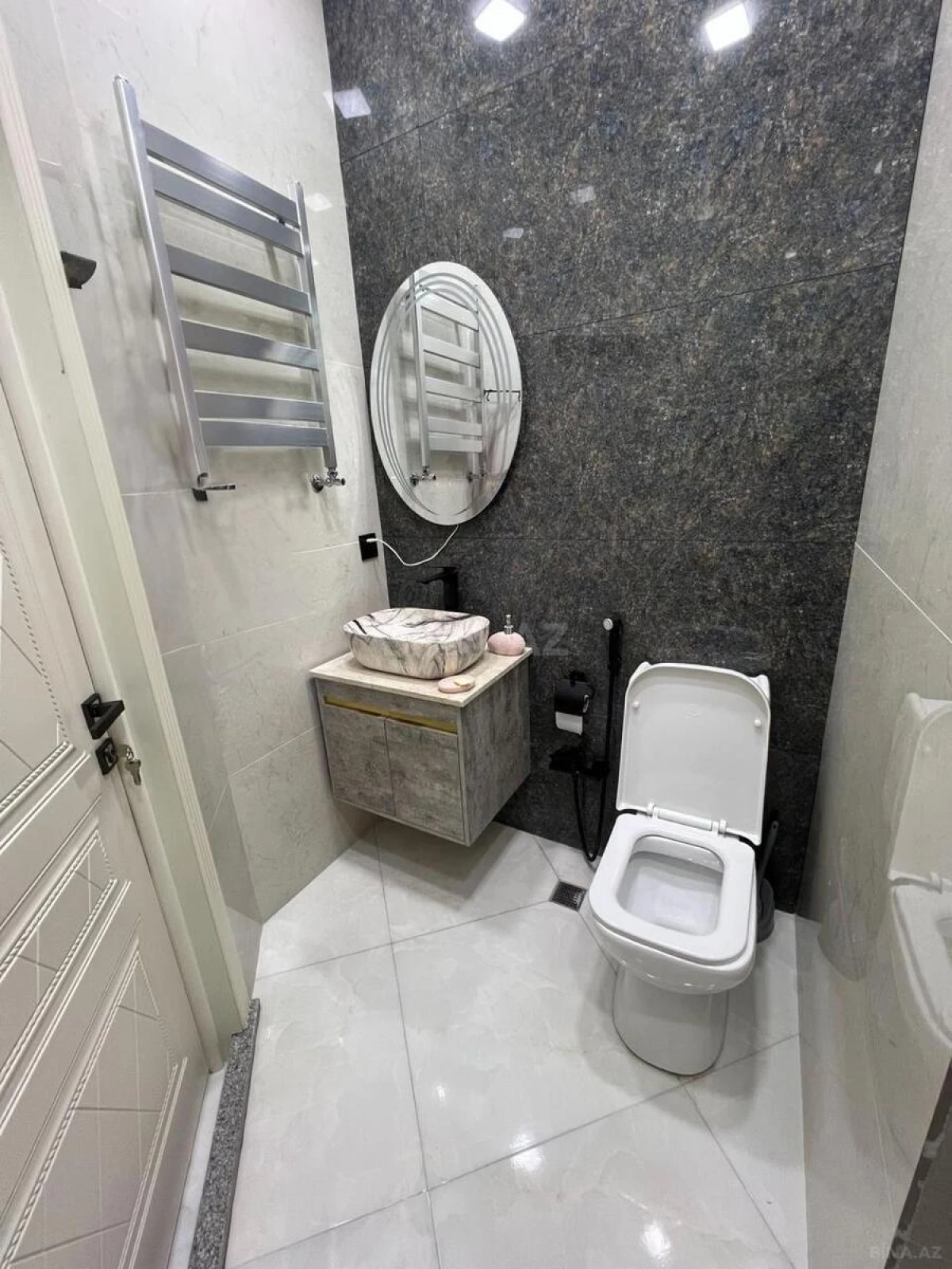 Satılır 2 otaqlı mənzil 56 m²