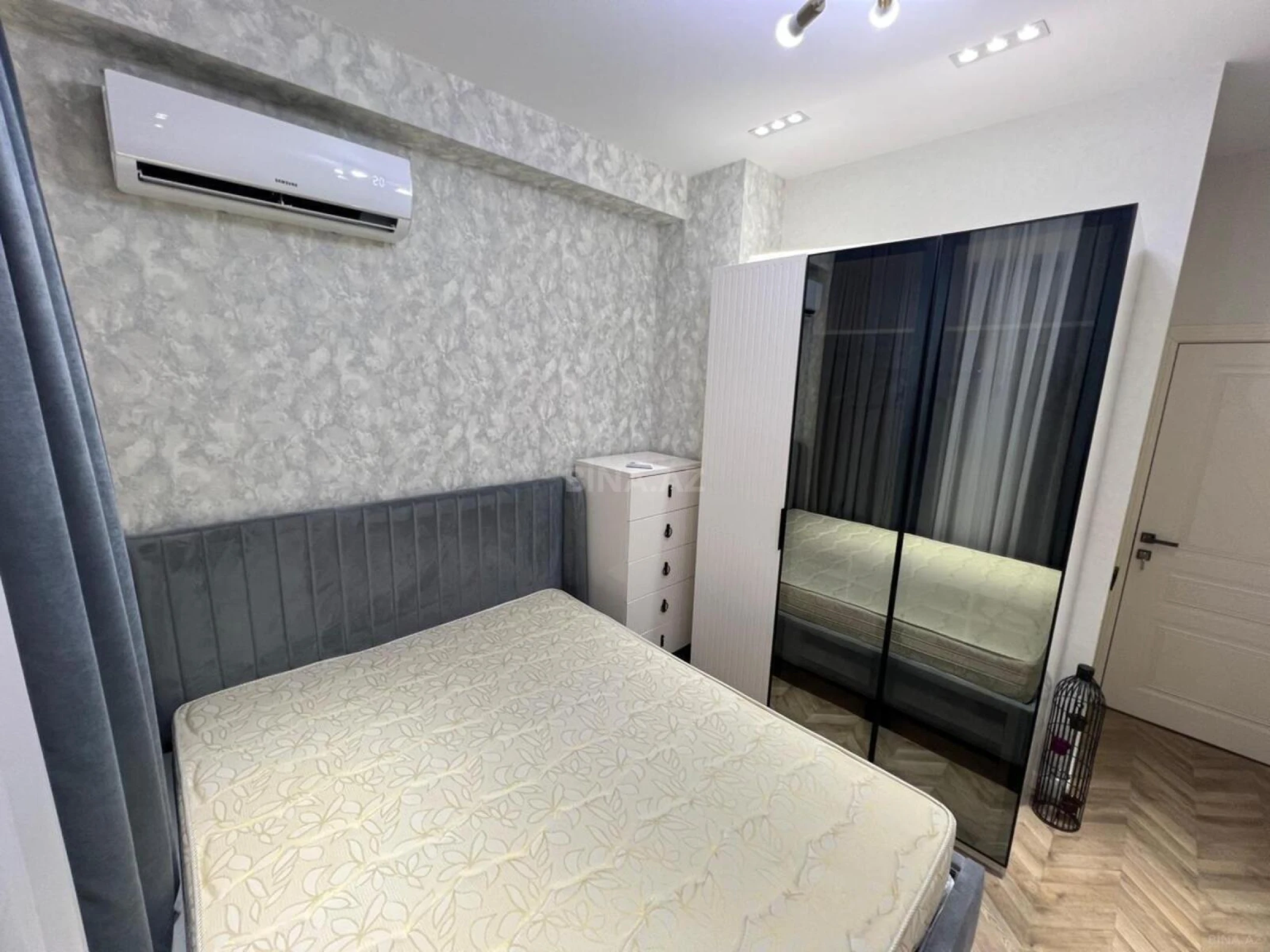 Satılır 2 otaqlı mənzil 56 m²