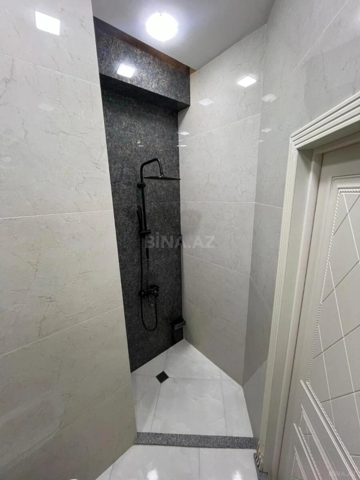 Satılır 2 otaqlı mənzil 56 m²