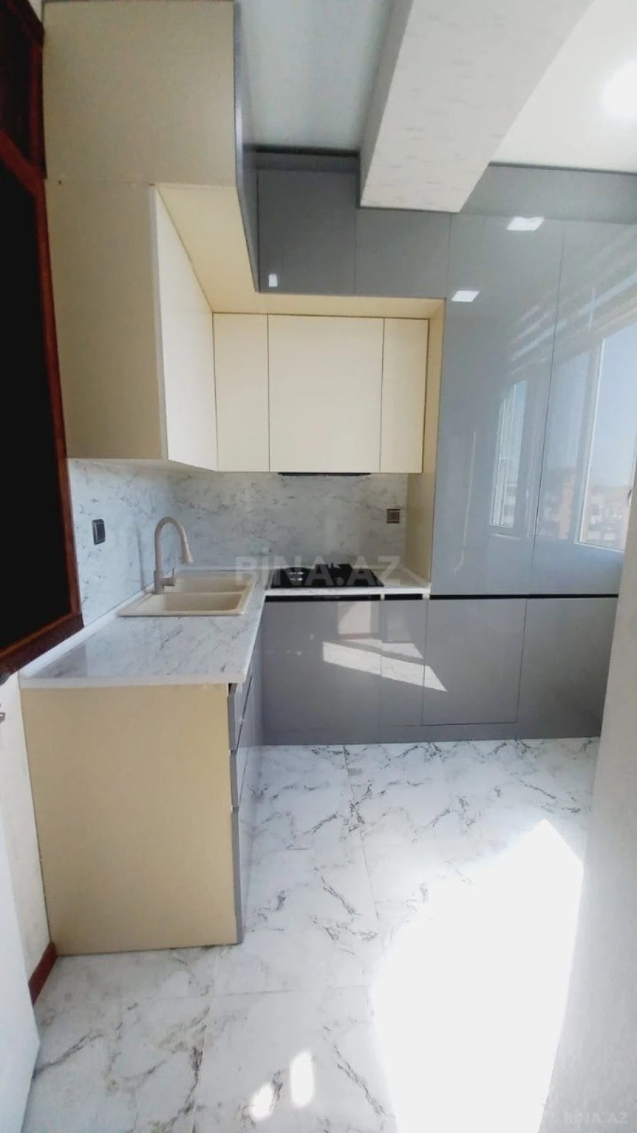 Satılır 2 otaqlı mənzil 70 m²