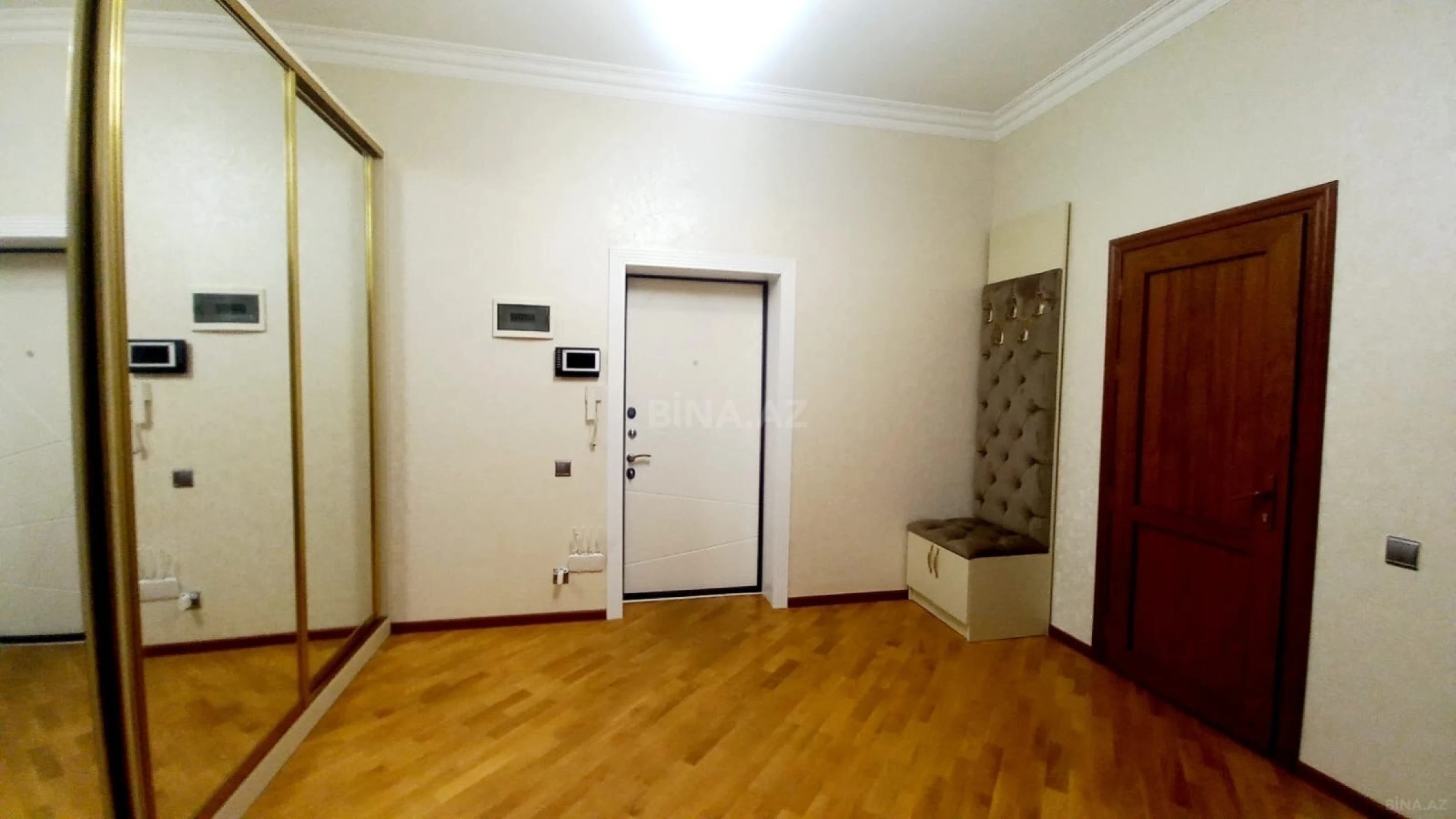 Satılır 2 otaqlı mənzil 70 m²