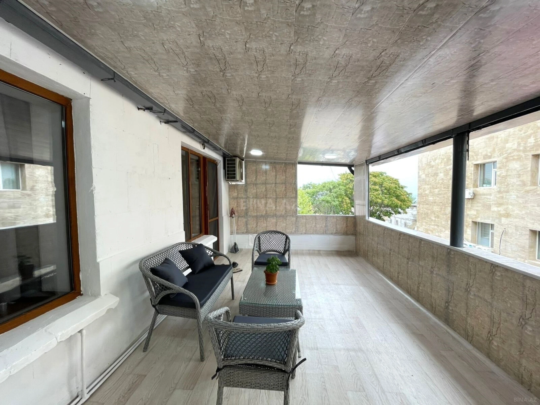 Satılır 3 otaqlı mənzil 120 m²