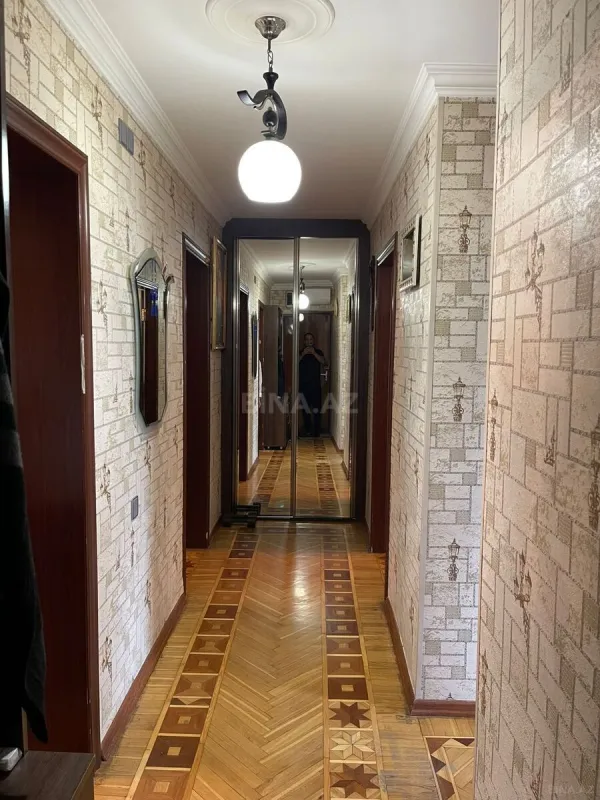 Satılır 3 otaqlı mənzil 120 m²