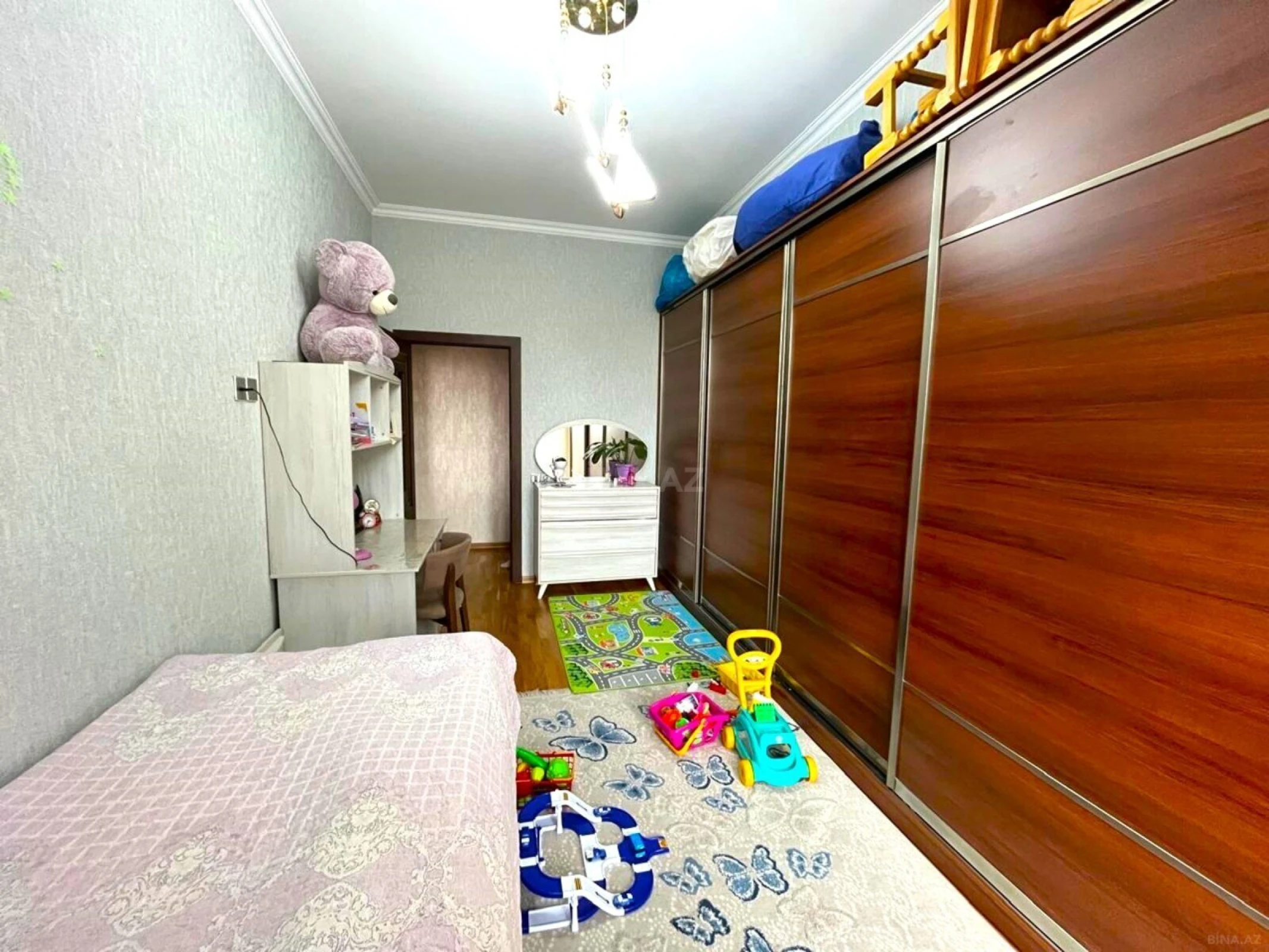 Satılır 3 otaqlı mənzil 115 m²