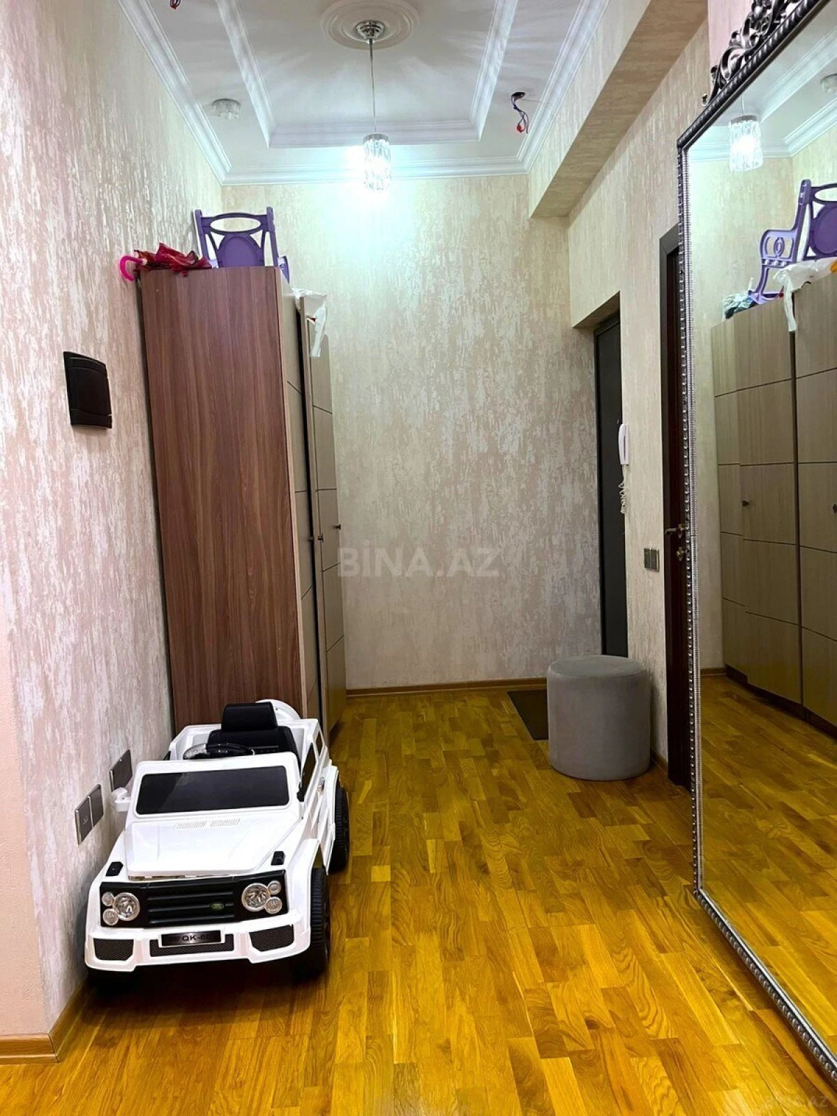 Satılır 3 otaqlı mənzil 115 m²