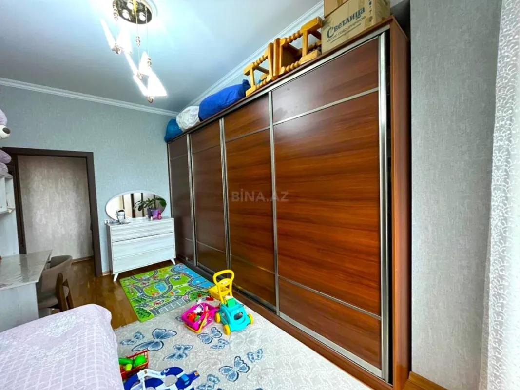 Satılır 3 otaqlı mənzil 115 m²