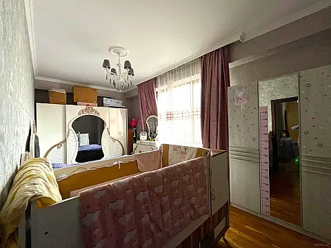 Satılır 3 otaqlı mənzil 115 m²