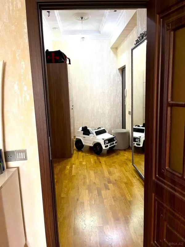 Satılır 3 otaqlı mənzil 115 m²