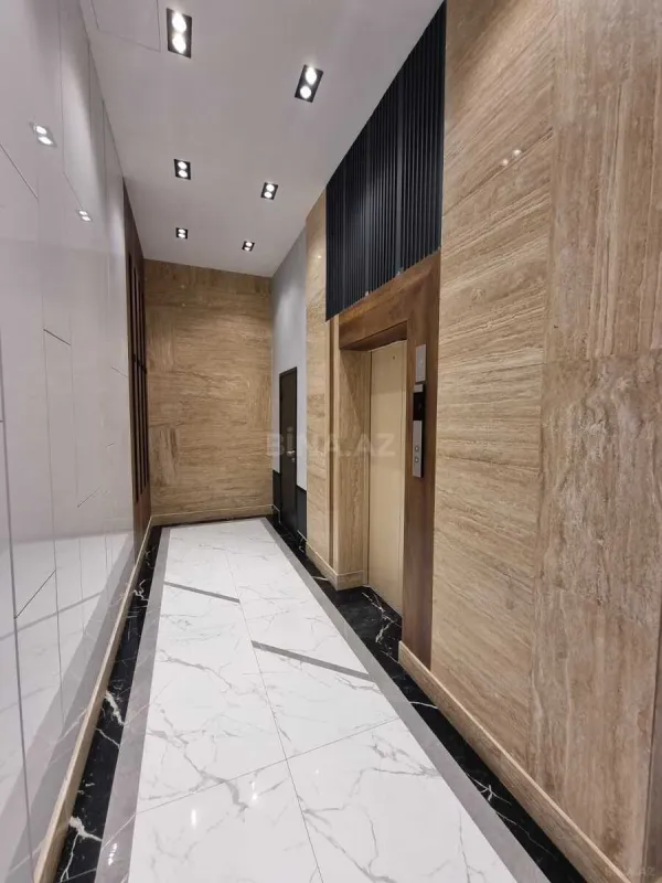 Satılır 3 otaqlı mənzil 136 m²