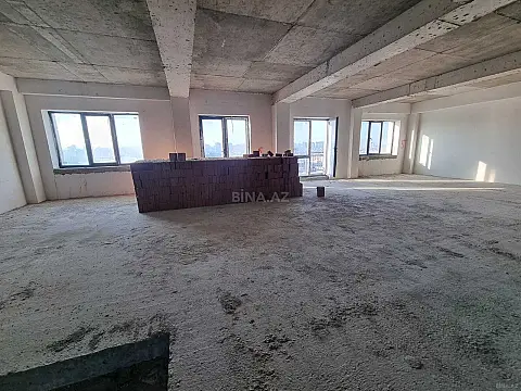 Satılır 3 otaqlı mənzil 136 m²