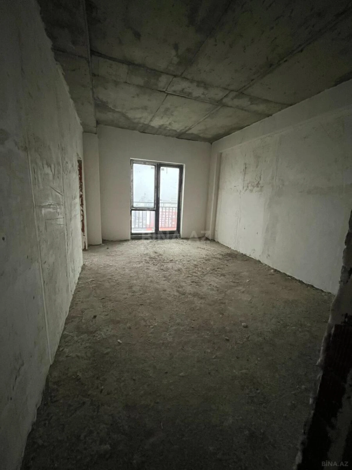 Satılır 3 otaqlı mənzil 136 m²