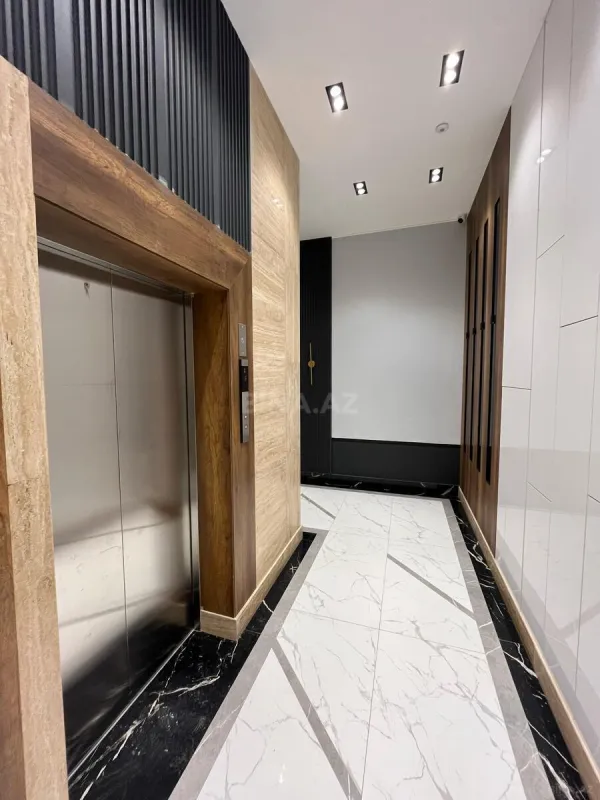 Satılır 3 otaqlı mənzil 136 m²