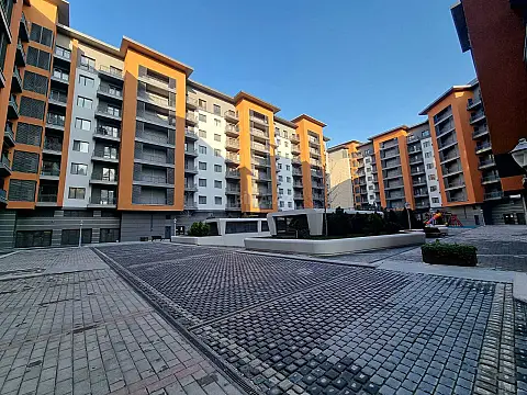 Satılır 3 otaqlı mənzil 136 m²