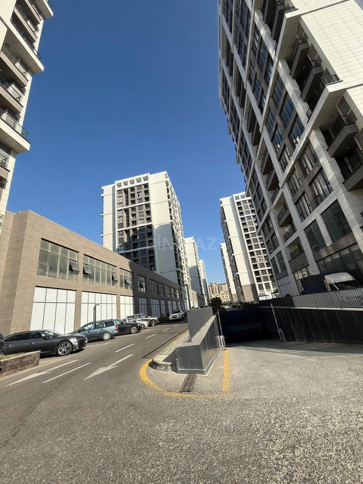 Satılır 4 otaqlı mənzil 172.8 m²