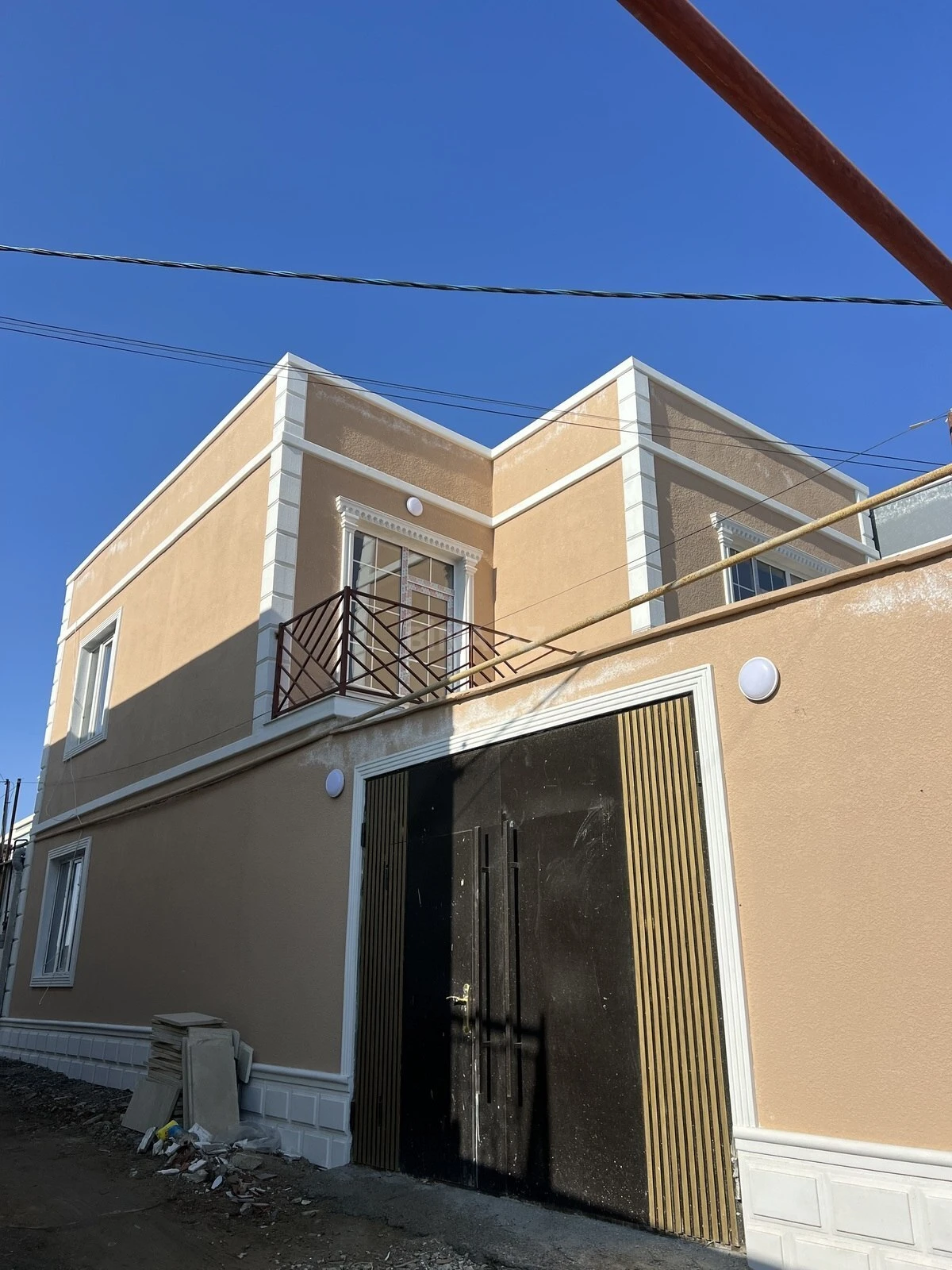 Satılır 4 otaqlı həyət evi 140 m²